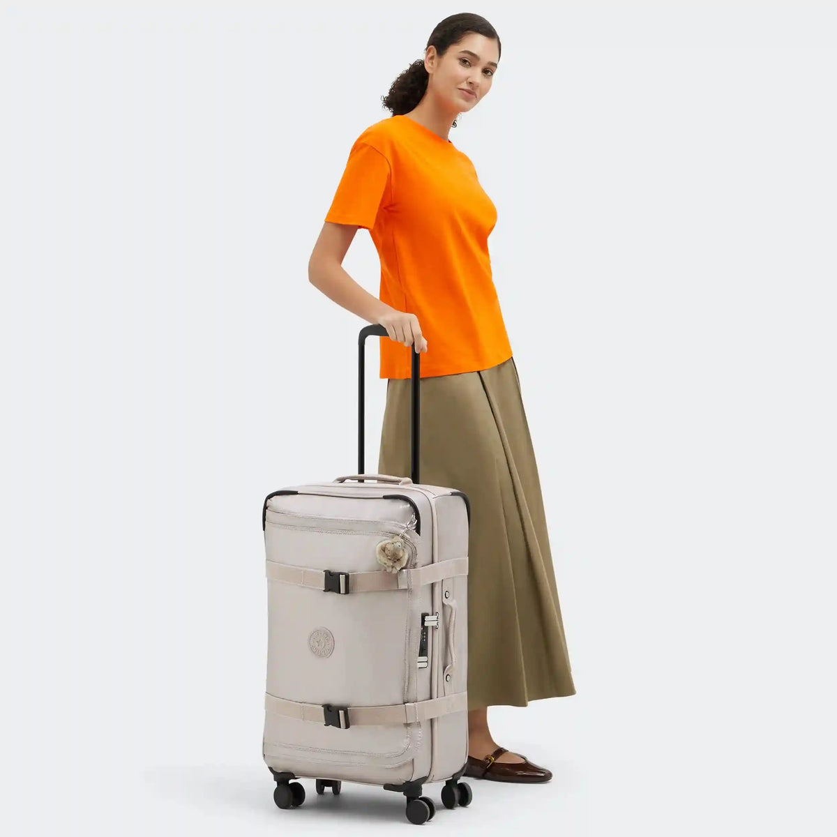 Spontaneous Medium Rolling Luggage